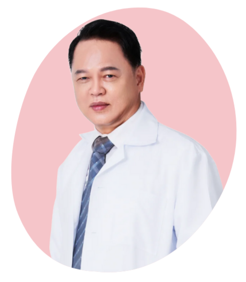 Portrait of Prof. Kim Kah Hwi, Wellous Biomedical Advisor, highlighting his Ph.D. in Neurophysiology from Gifu University, over 30 years of academic experience, 17 registered patents, and more than 102 international innovation awards